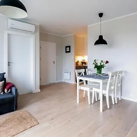 Cozy For 4 In West Pomeranian Dziwnów